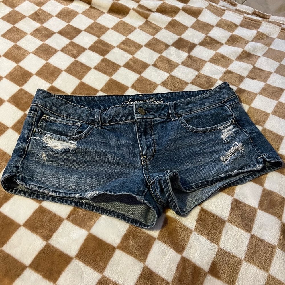 American eagle low rise shorts